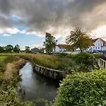 Brobyvaerk Kro Inn 3*